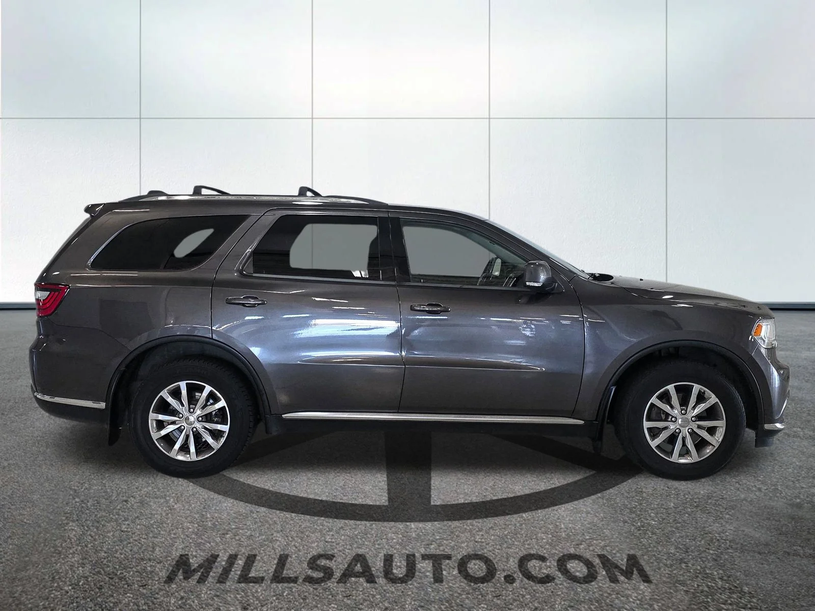 Used 2015 Gray Dodge Limited image 9