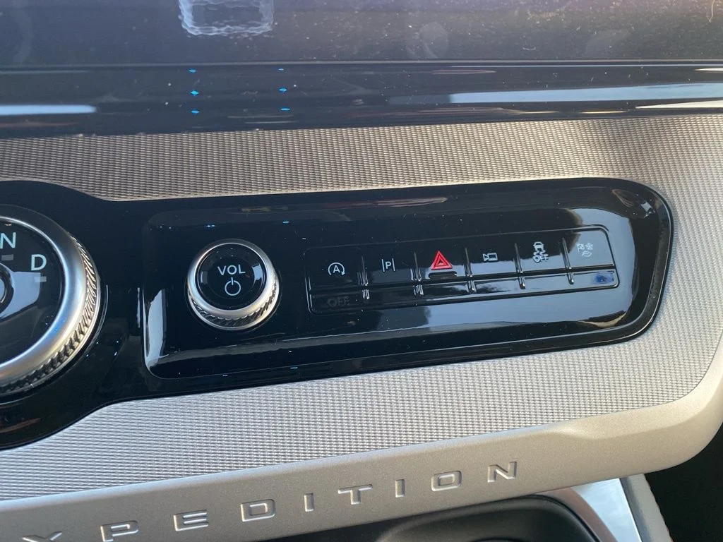 2025 Ford Expedition Active - Photo 30