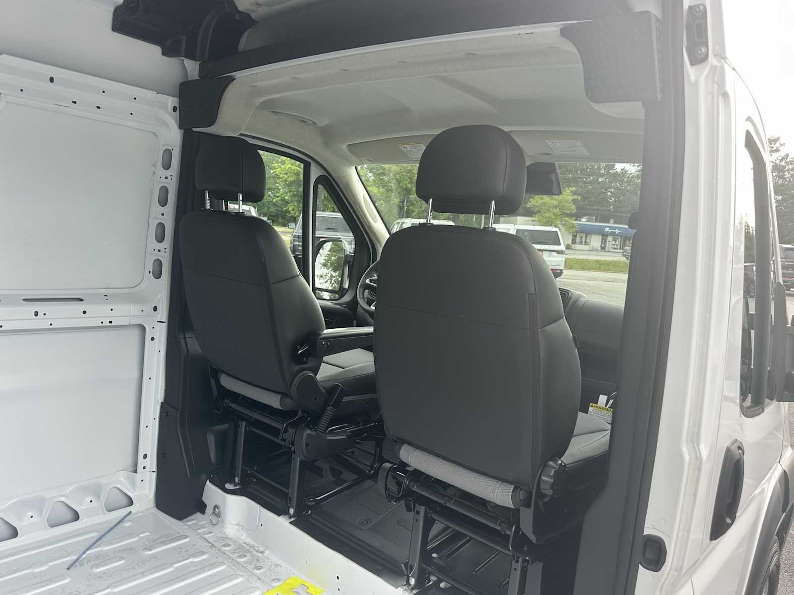 New 2026 Bright White Clear-Coat Exterior Paint RAM Tradesman image 18