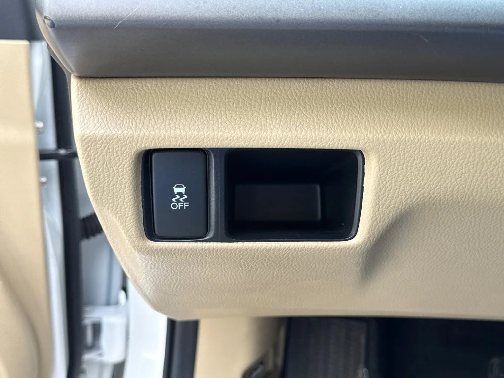 Used 2011 Taffeta White Honda LX-S image 29