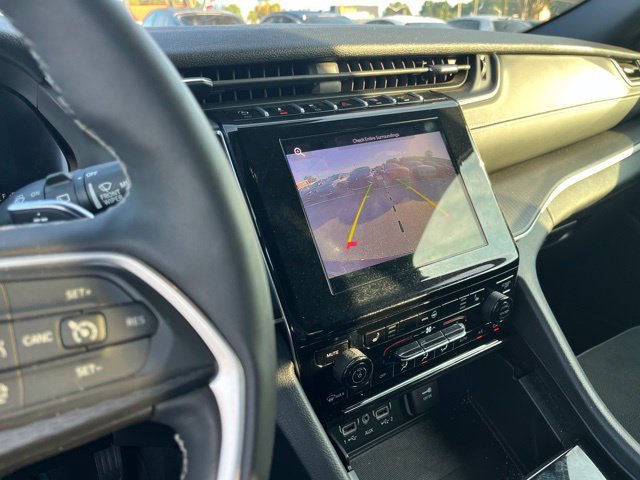 Used 2025 Black Jeep Altitude image 22