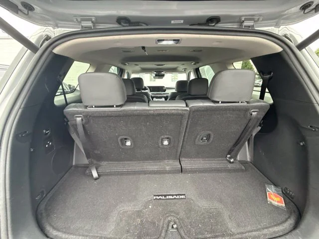 Used 2025 Silver Hyundai SEL Premium image 22