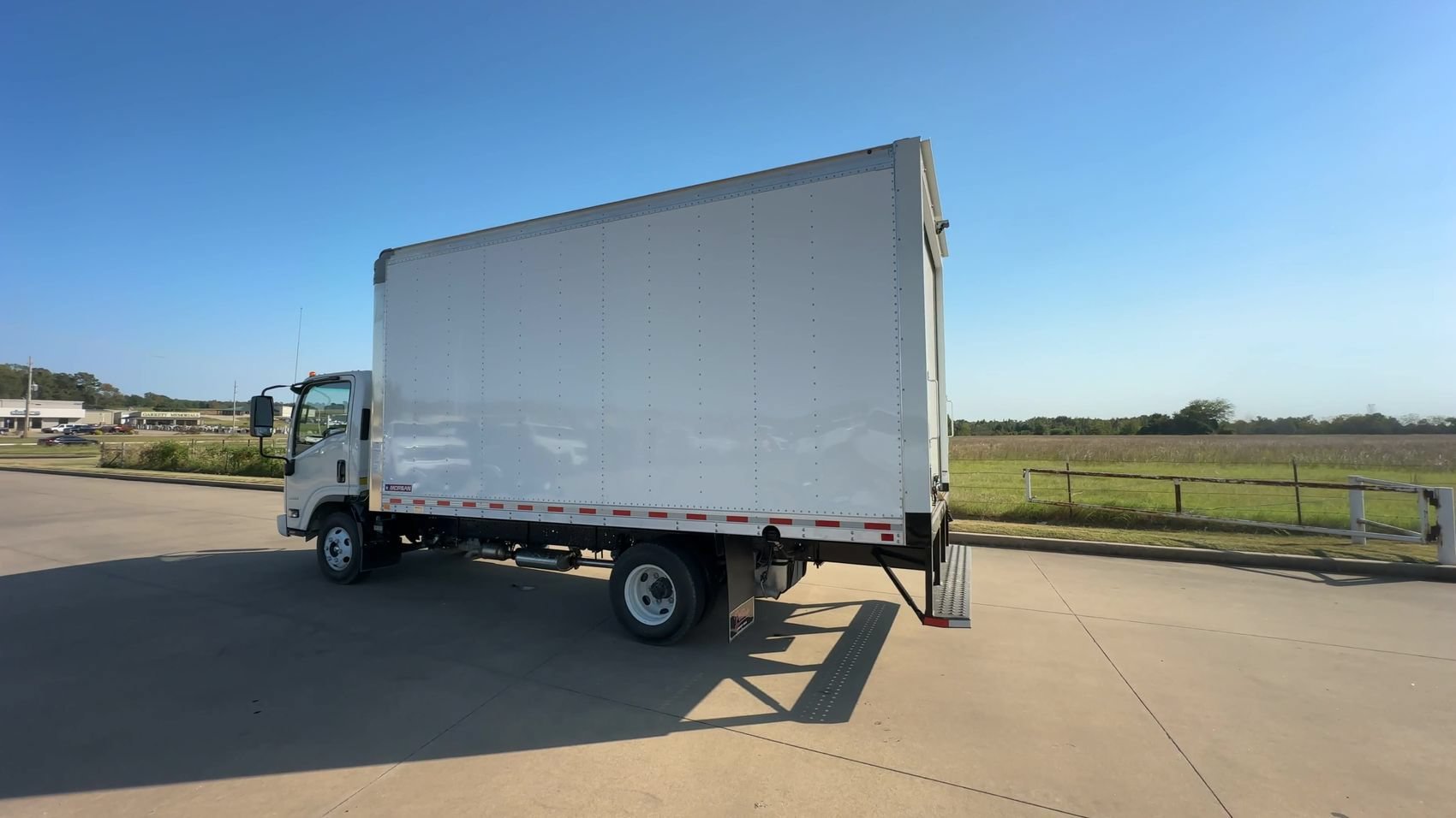 New 2024 Arc White Chevrolet  image 22