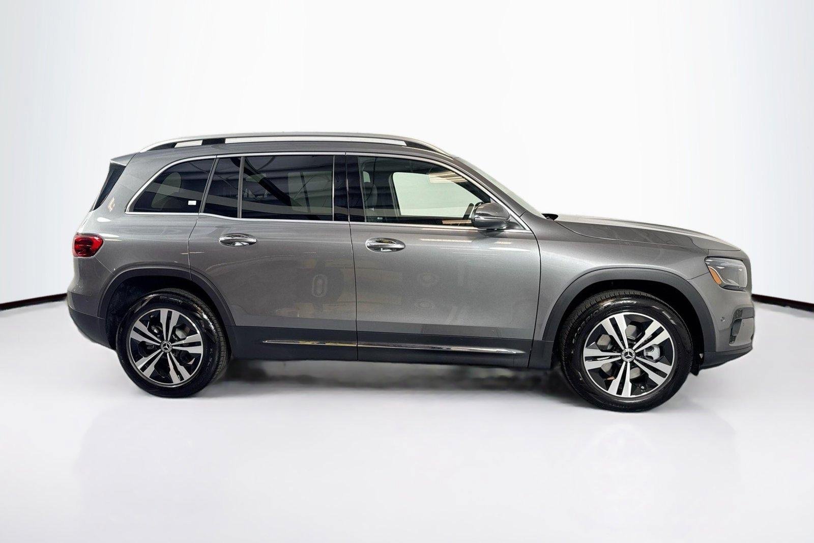 New 2026 Mountain Grey Metallic Mercedes-Benz GLB 250 image 4