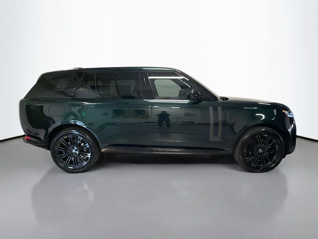 Certified Used 2025 British Racing Green SV Bespoke Ultra Met Gloss Land Rover Autobiography image 8