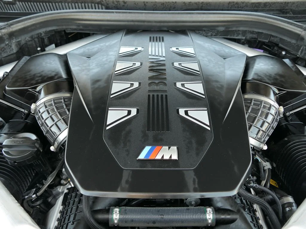 Used 2025 Brooklyn Grey Metallic BMW M60i image 29