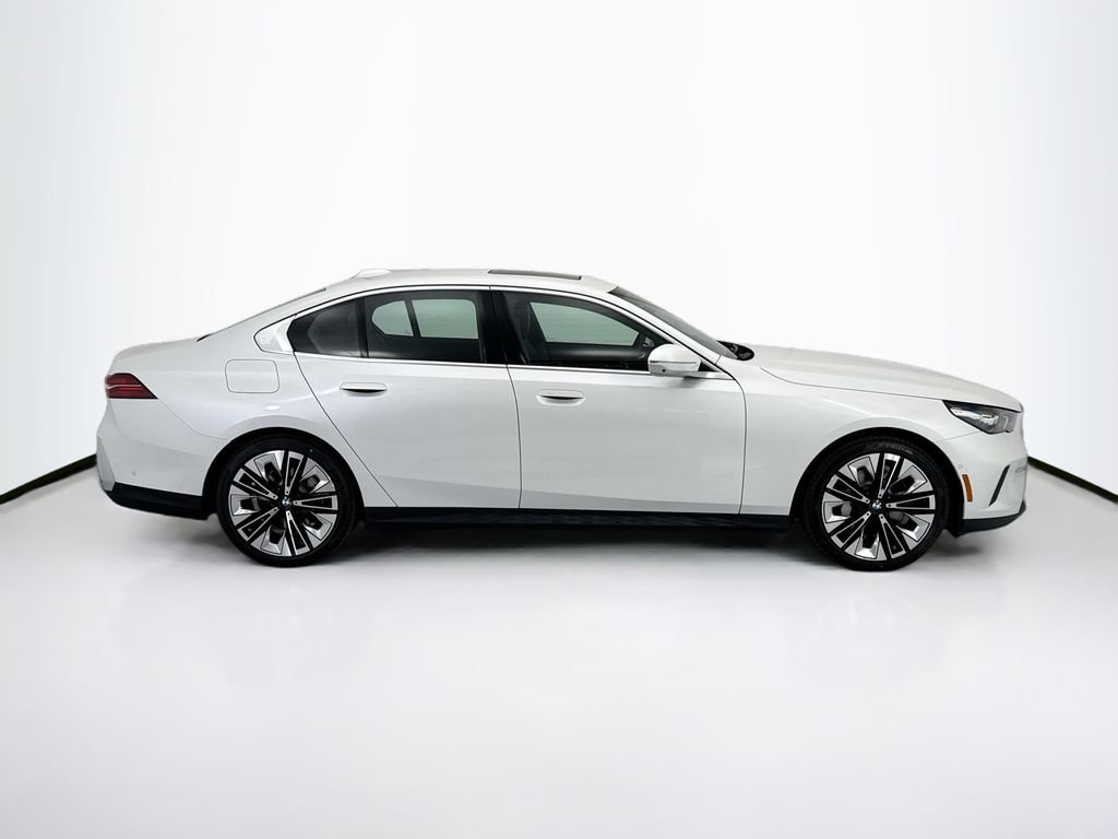 Used 2026 White Metallic BMW 530i image 4
