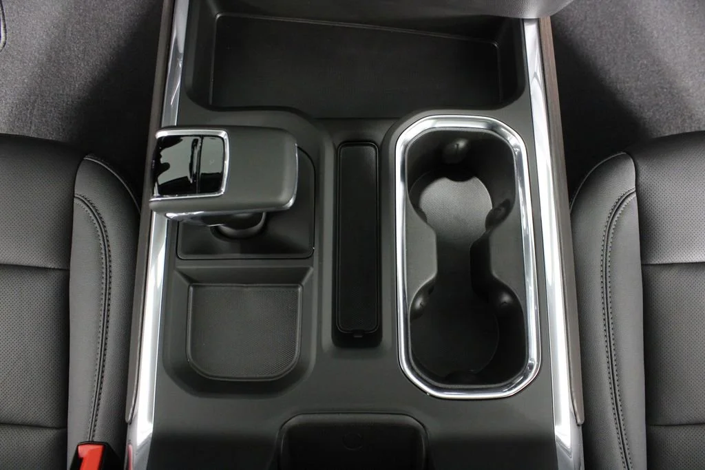 New 2026 Glacier White Tricoat GMC SLT image 27