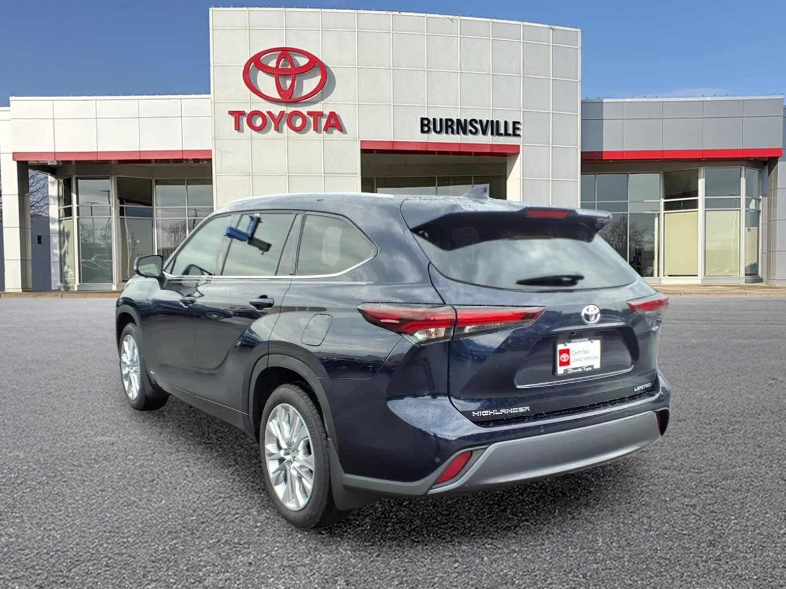 Certified Used 2026  Toyota Limited image 6