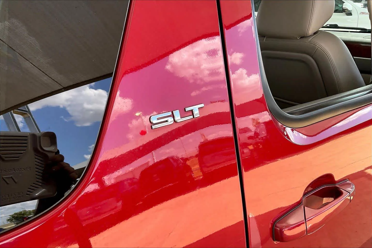 Used 2013 Crystal Red Tintcoat GMC SLT image 10