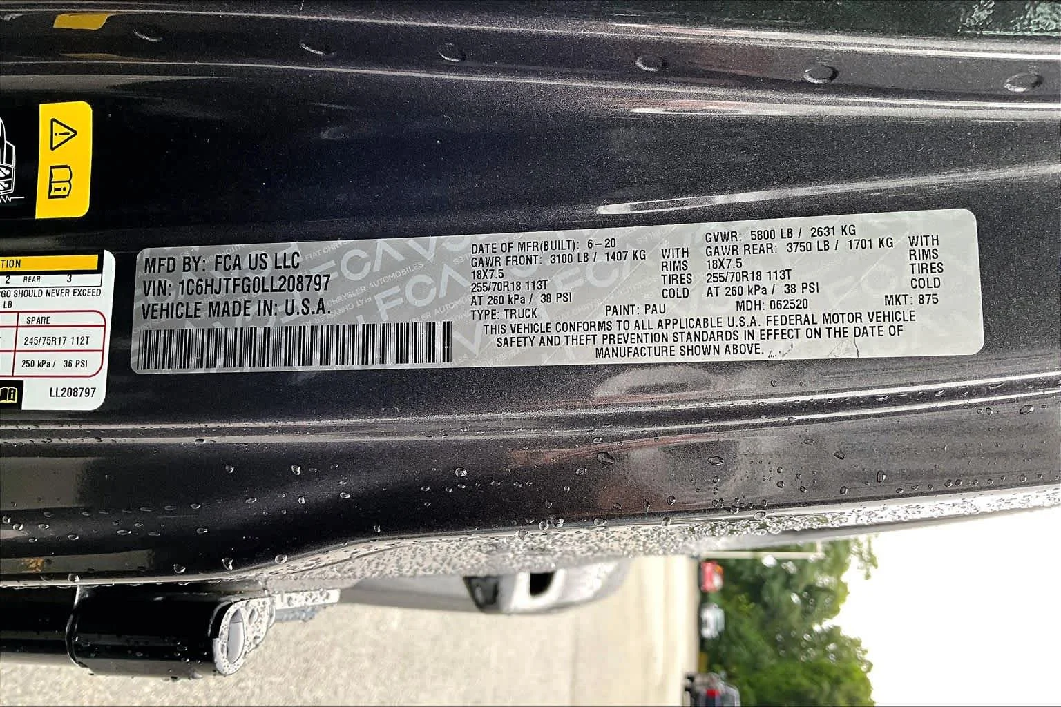 Used 2020 Granite Crystal Metallic Clearcoat Jeep Overland image 30