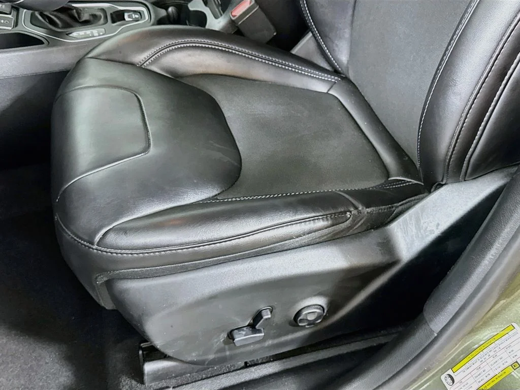 Used 2019 Green Jeep Latitude Plus image 23