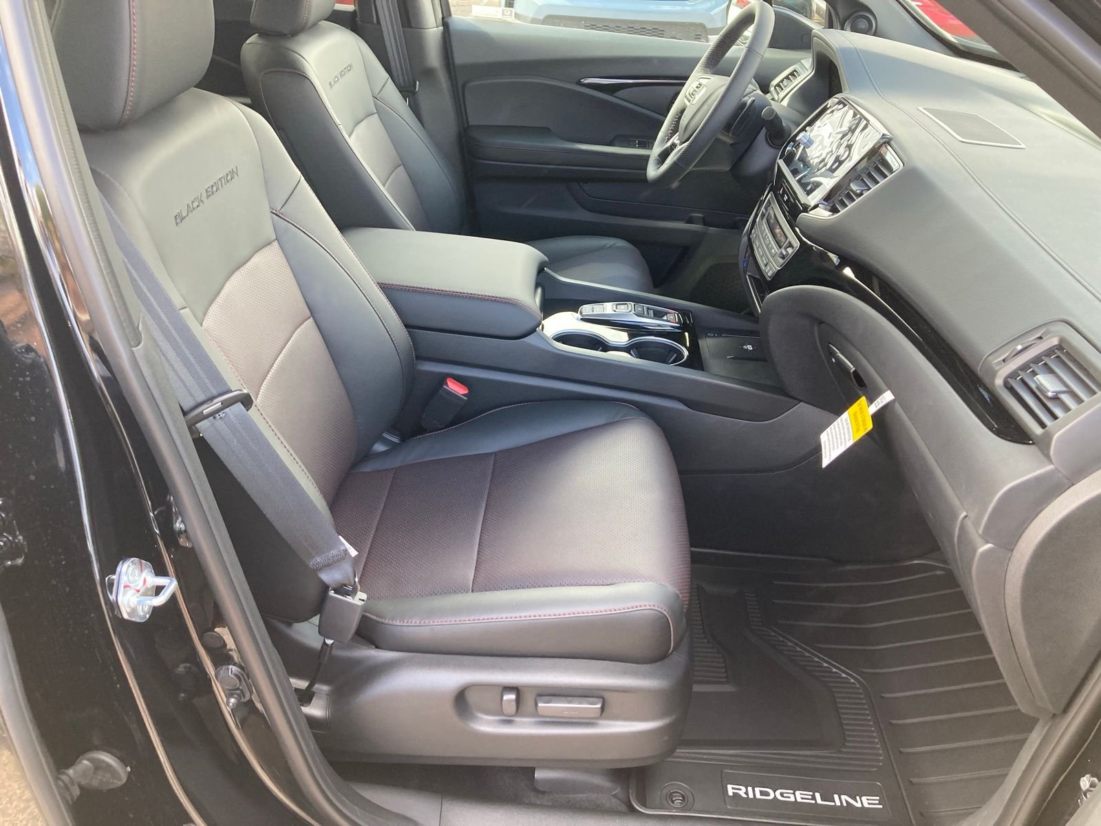 2026 Honda Ridgeline Black Edition - Photo 37
