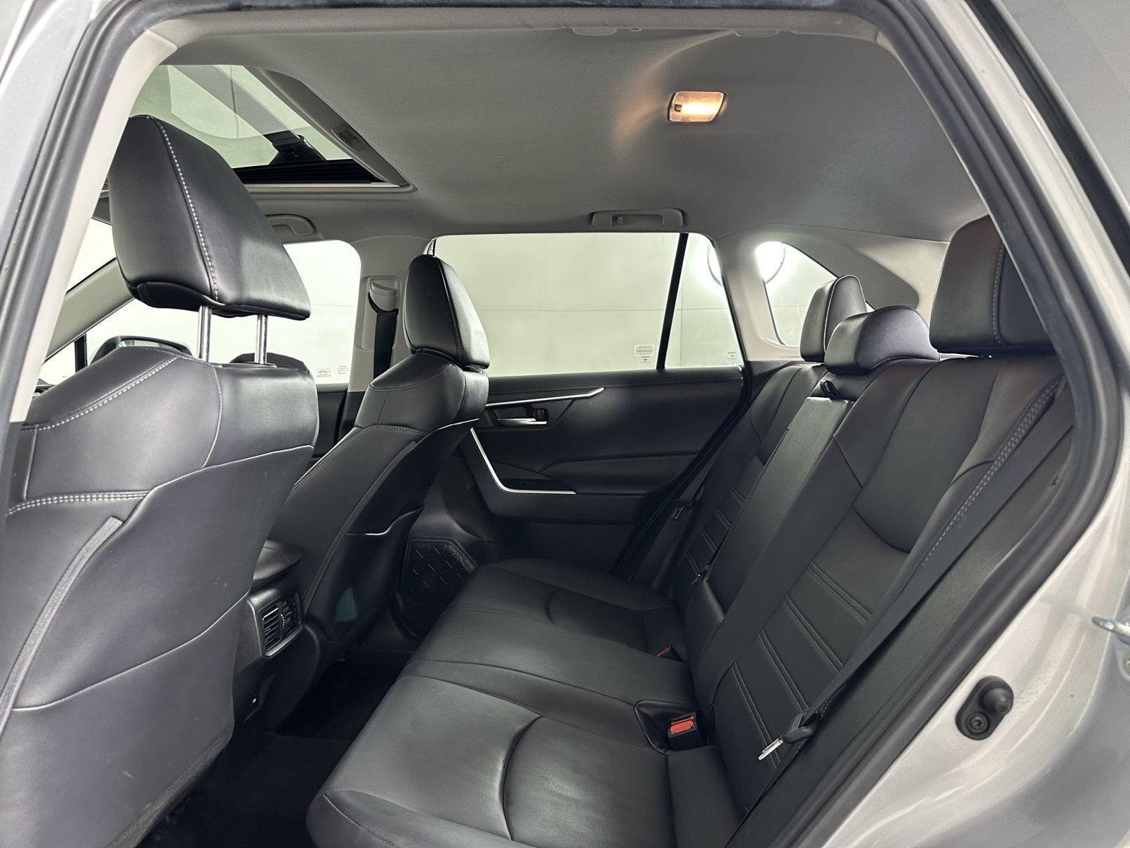 Used 2021 Silver Sky Metallic Toyota XLE Premium image 19