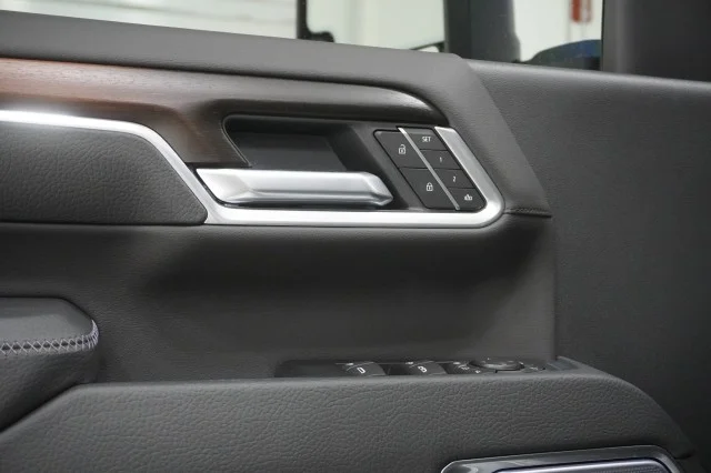 New 2026 Sterling Metallic GMC Denali DRW image 18