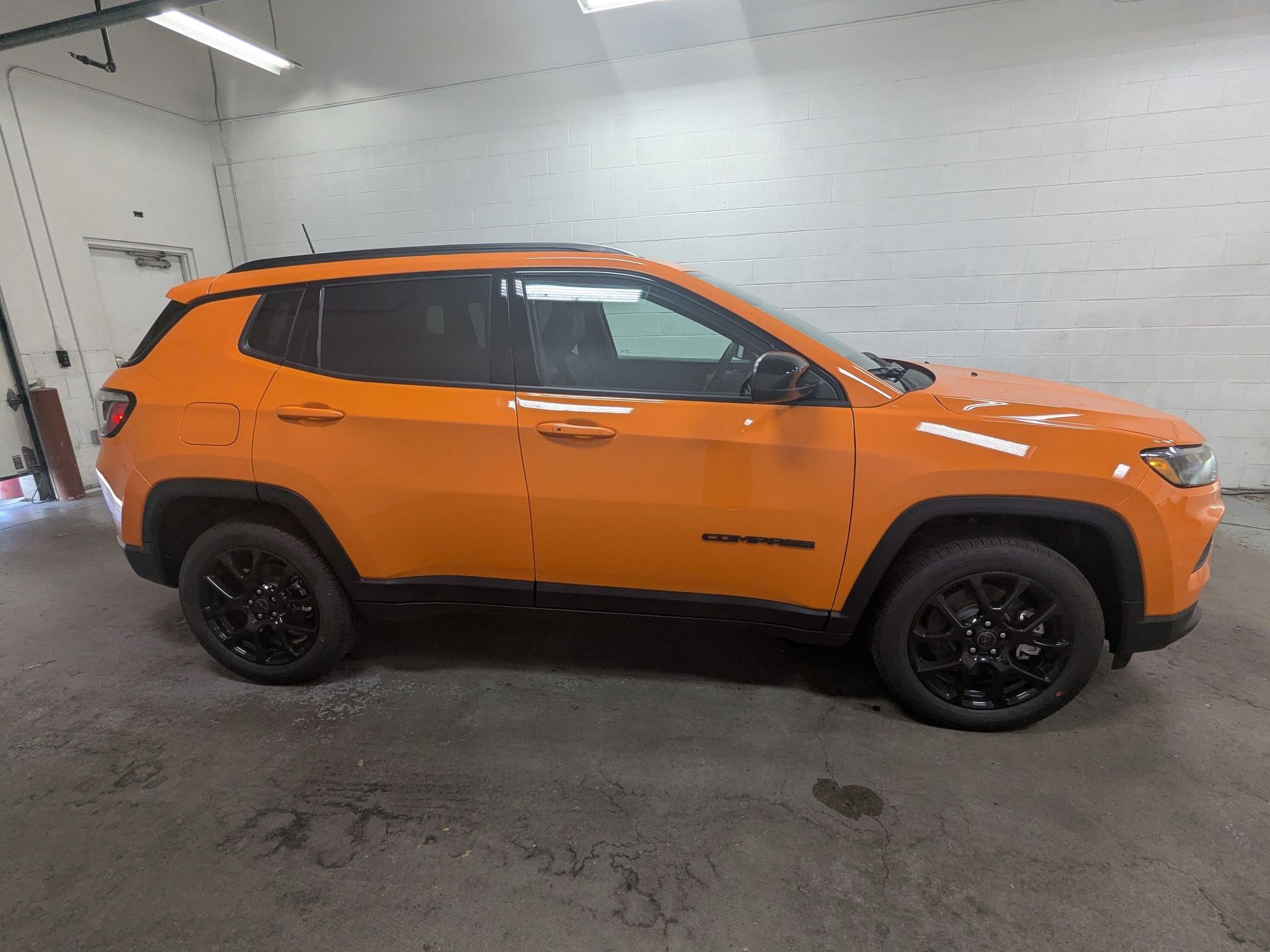 New 2026 Joose (DISC) Jeep Latitude Altitude image 3