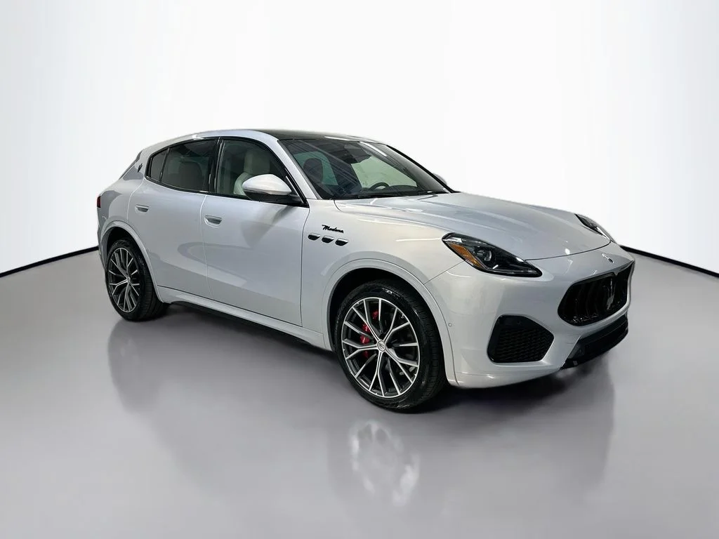 Used 2023  Maserati Modena image 7