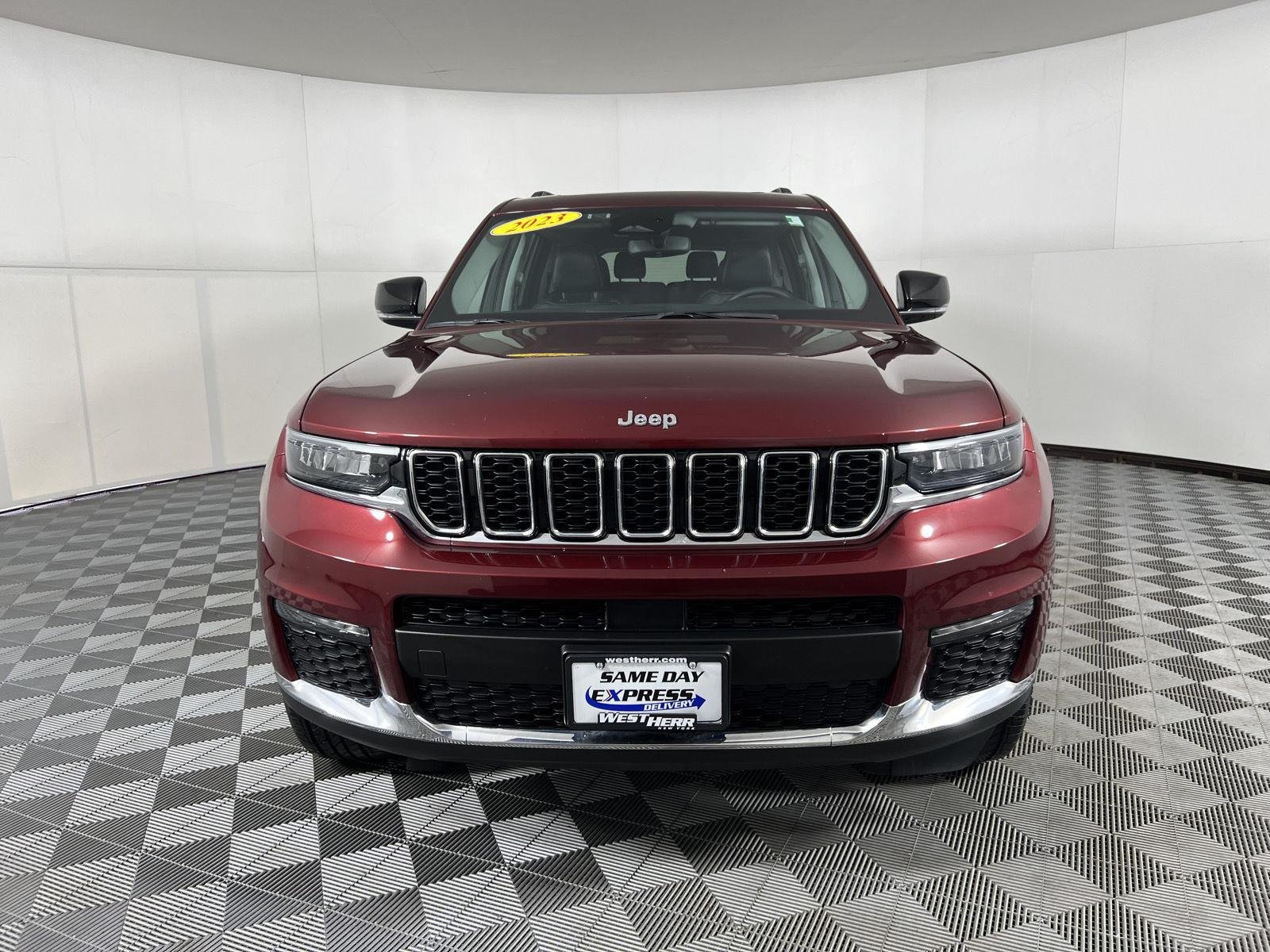 Used 2023 Velvet Red Pearlcoat Jeep Limited image 3