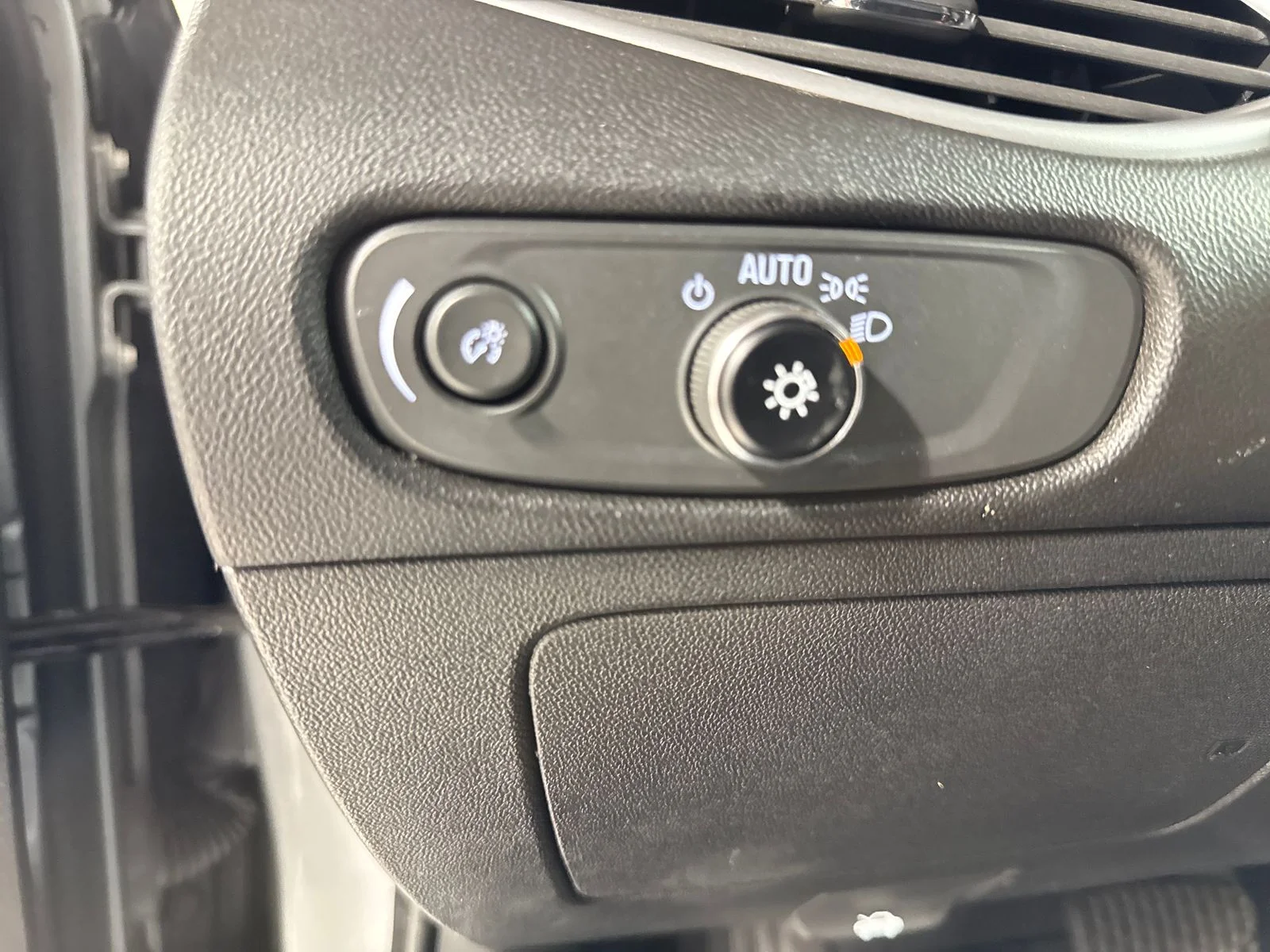 Used 2023 Sterling Gray Metallic Chevrolet LT 1LT image 17