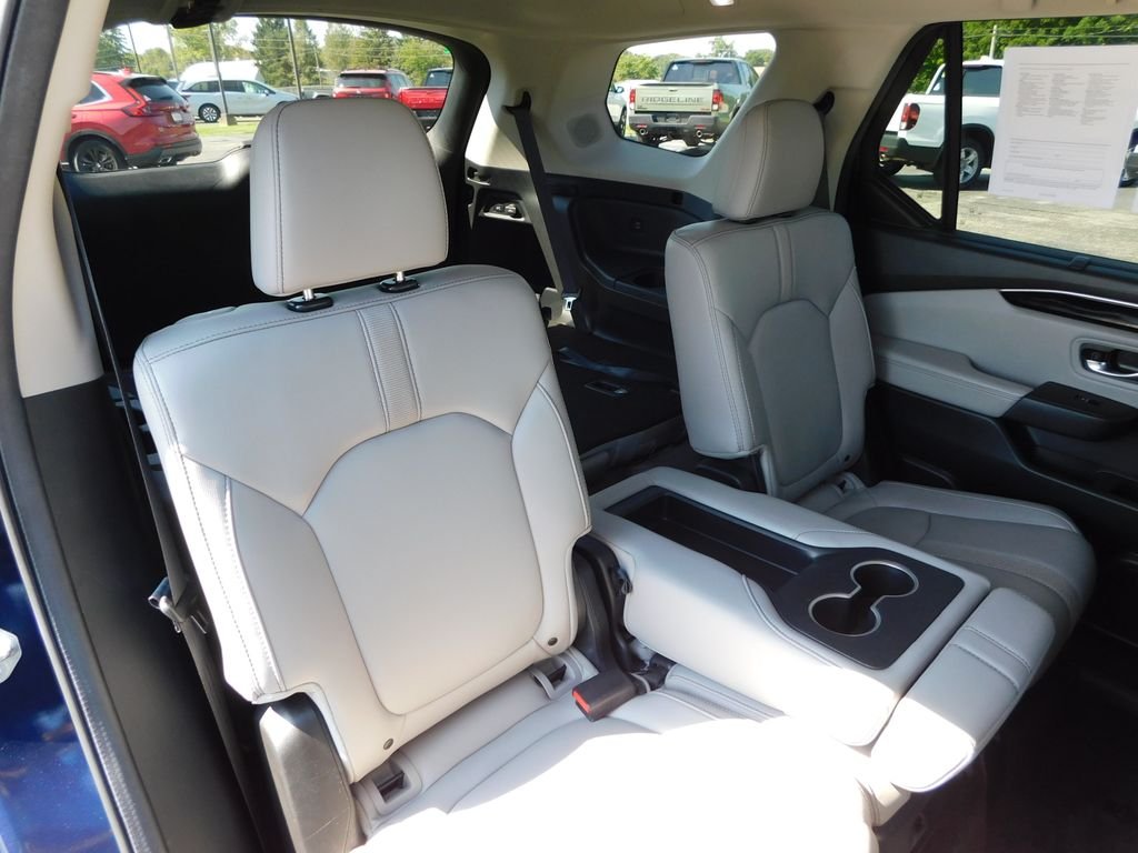 Certified Used 2024 Obsidian Blue Pearl Honda AWD TRG image 23