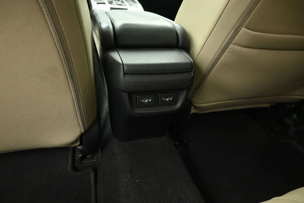 Used 2016 White Honda Touring image 18
