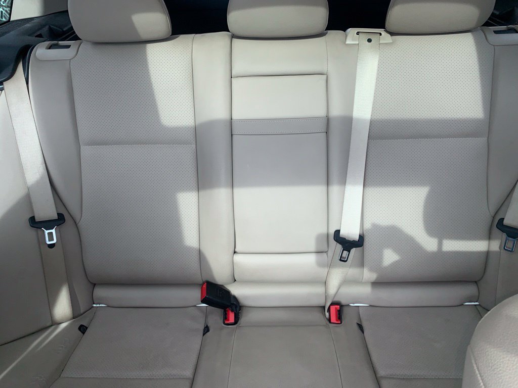 Used 2010 White Mercedes-Benz GLK 350 image 29