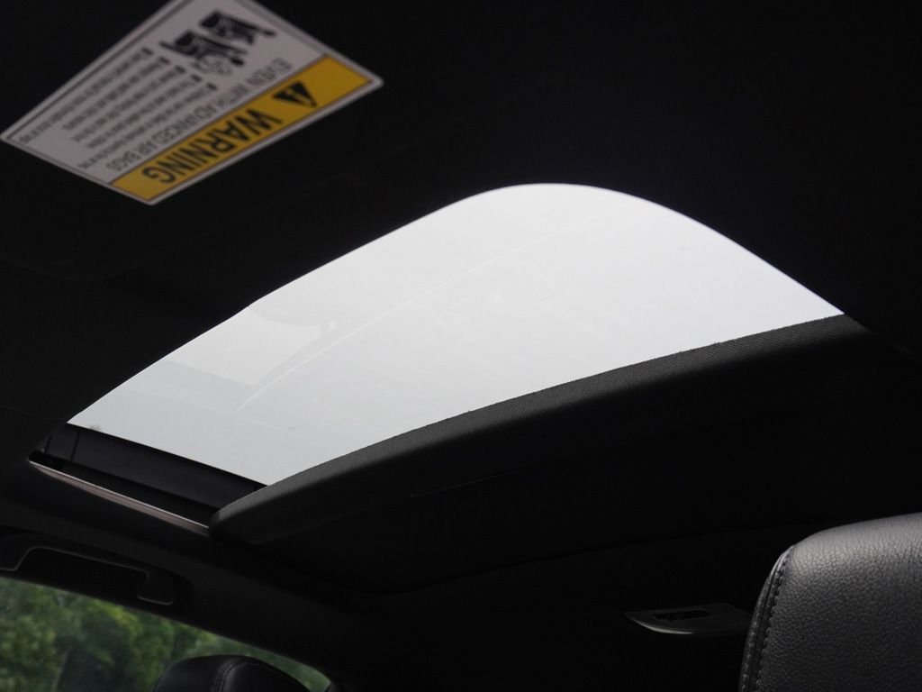 Used 2019  Honda Touring image 17