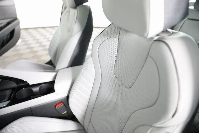 2025 Hyundai Elantra Limited - Photo 50