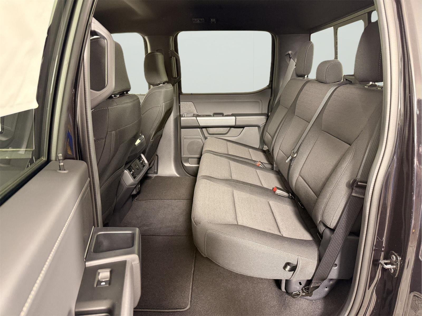 New 2026 Agate Black Ford XLT image 15