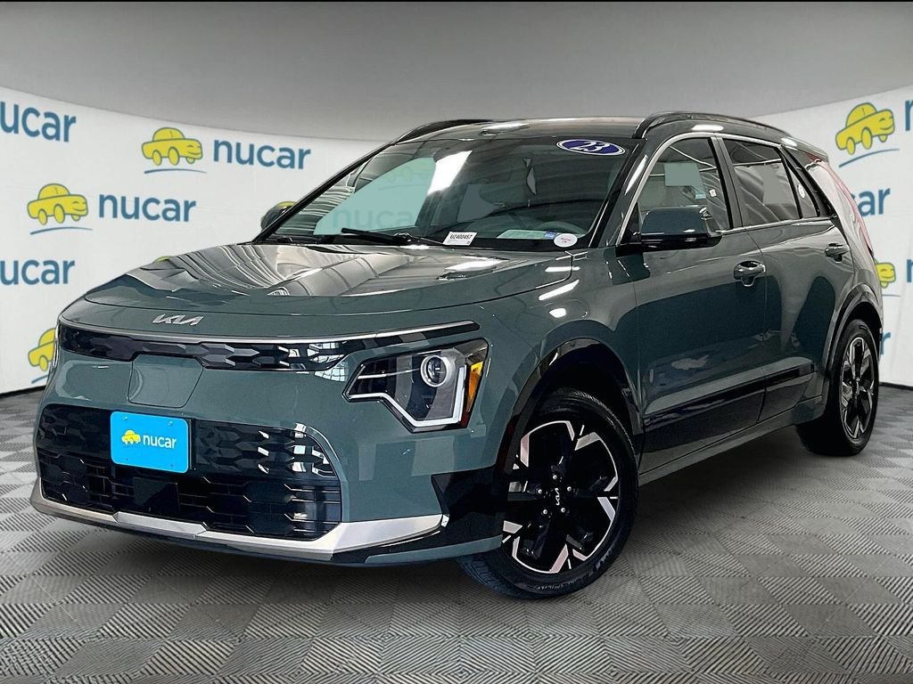 Used 2023 Green Kia Wind image 3