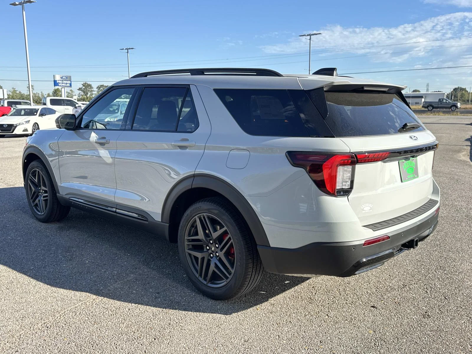 New 2027 Avalanche Gray Ford ST-Line image 4