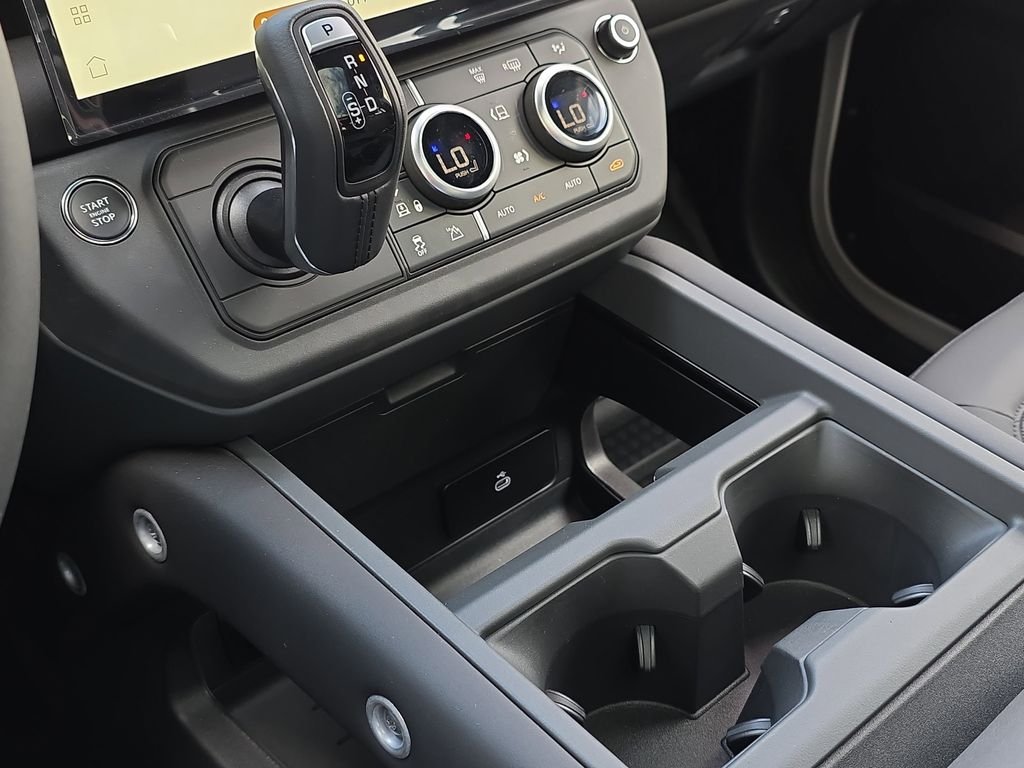 New 2026 Fuji White LAND ROVER S image 24