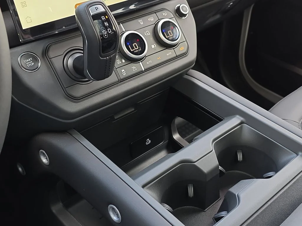 New 2026 Fuji White LAND ROVER S image 24