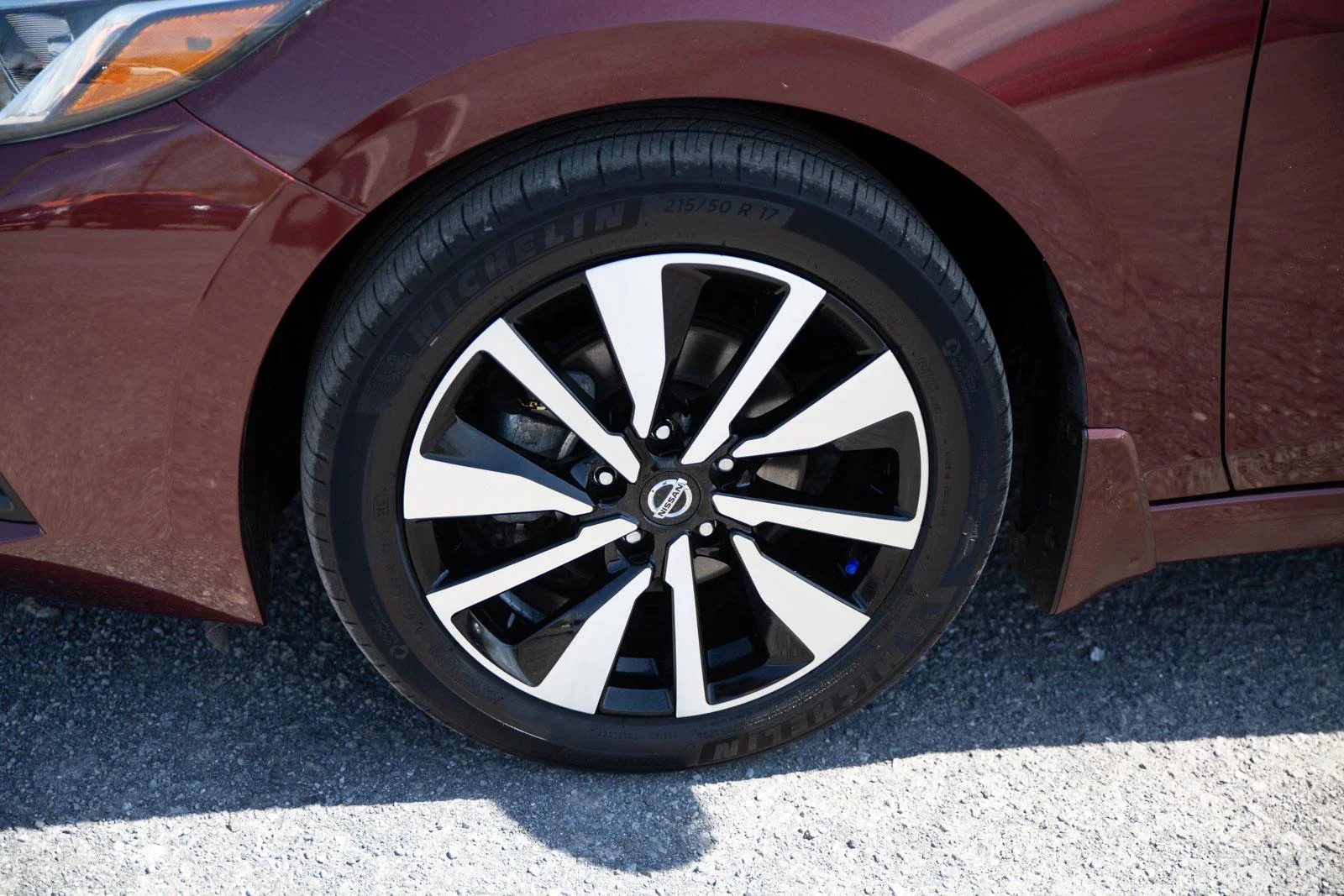 Used 2022 Rosewood Metallic Nissan SV image 9