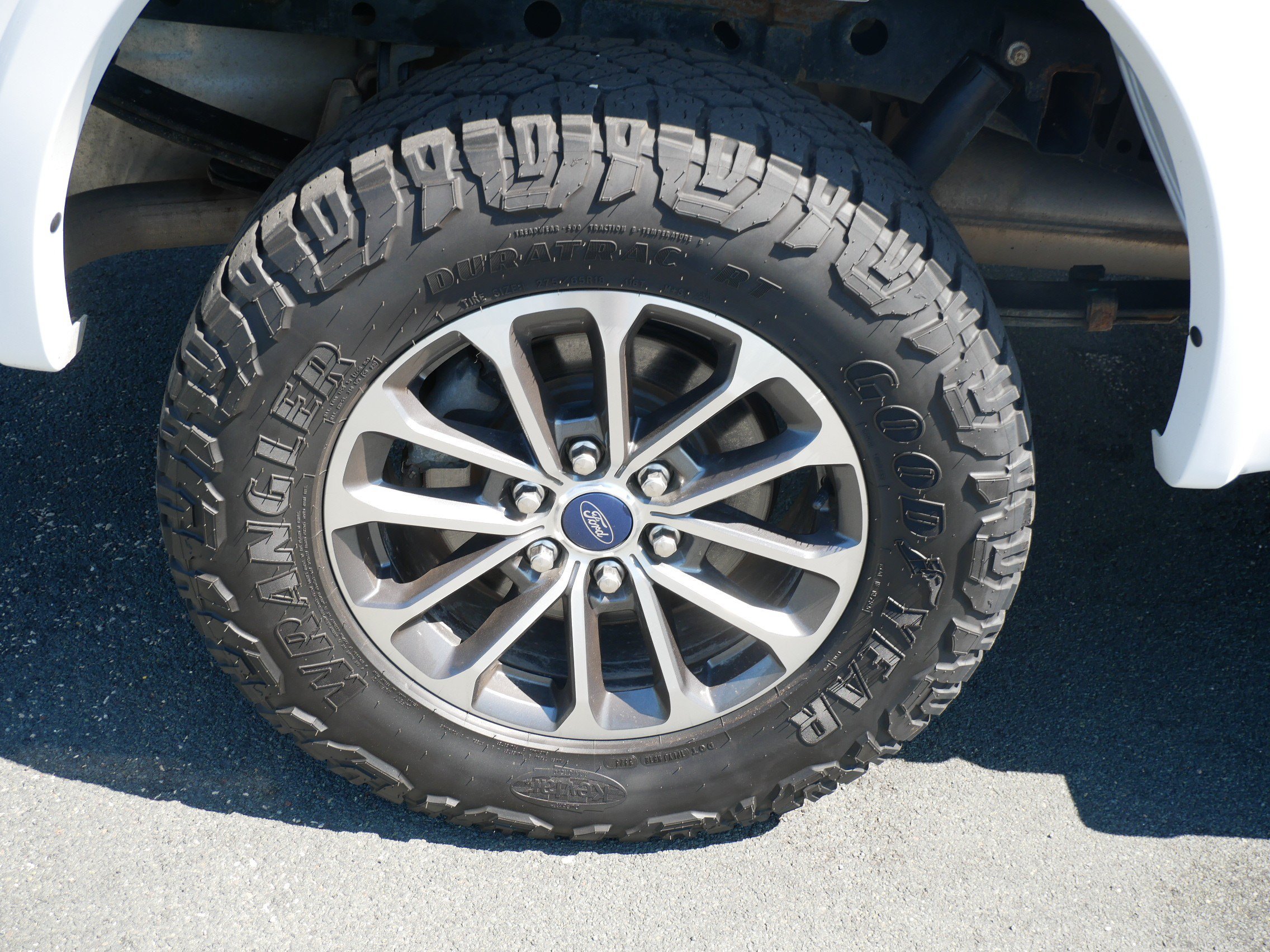 Used 2020 White Ford XLT image 9