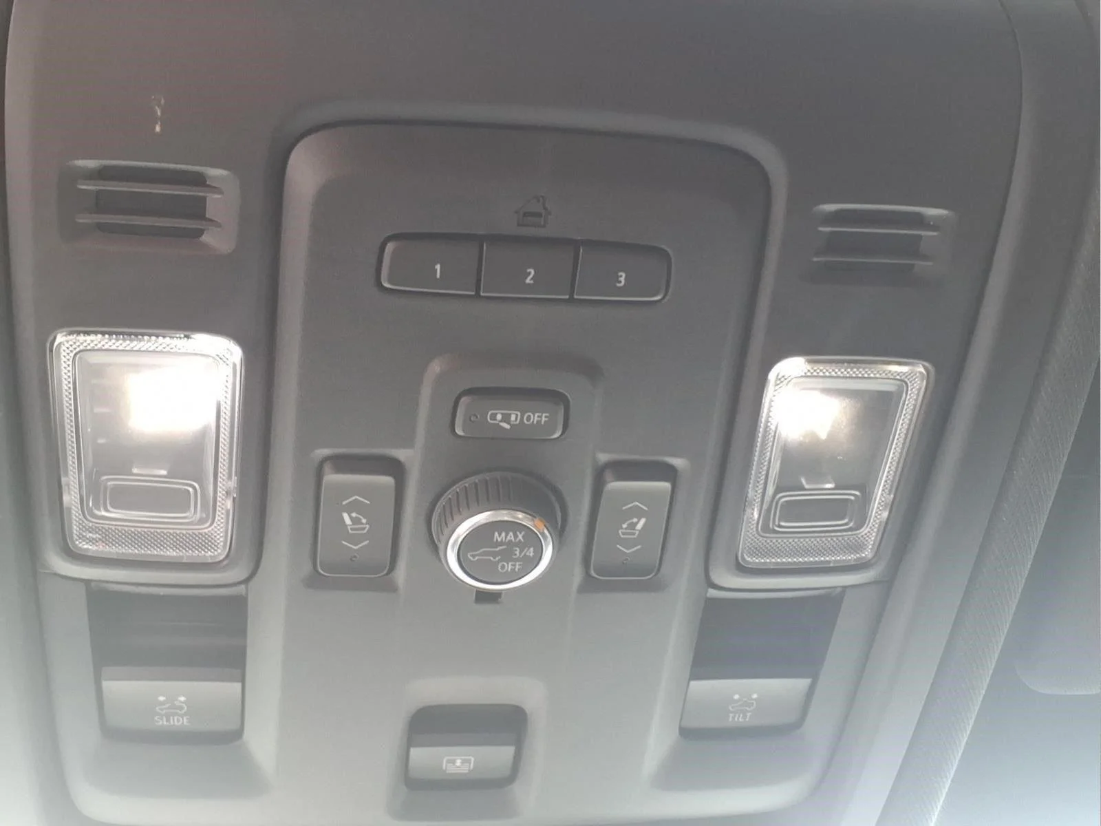 Used 2024 White Frost Tricoat GMC AT4 image 25