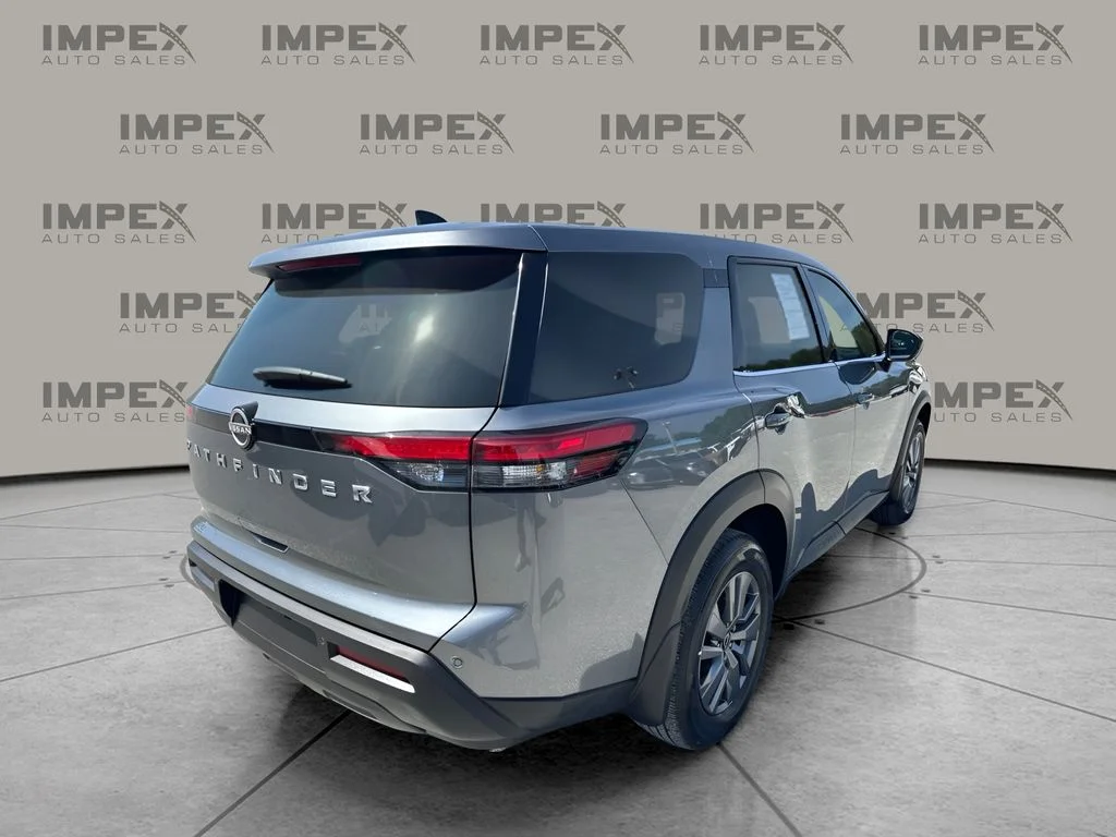 Used 2025 Gray Nissan S image 5