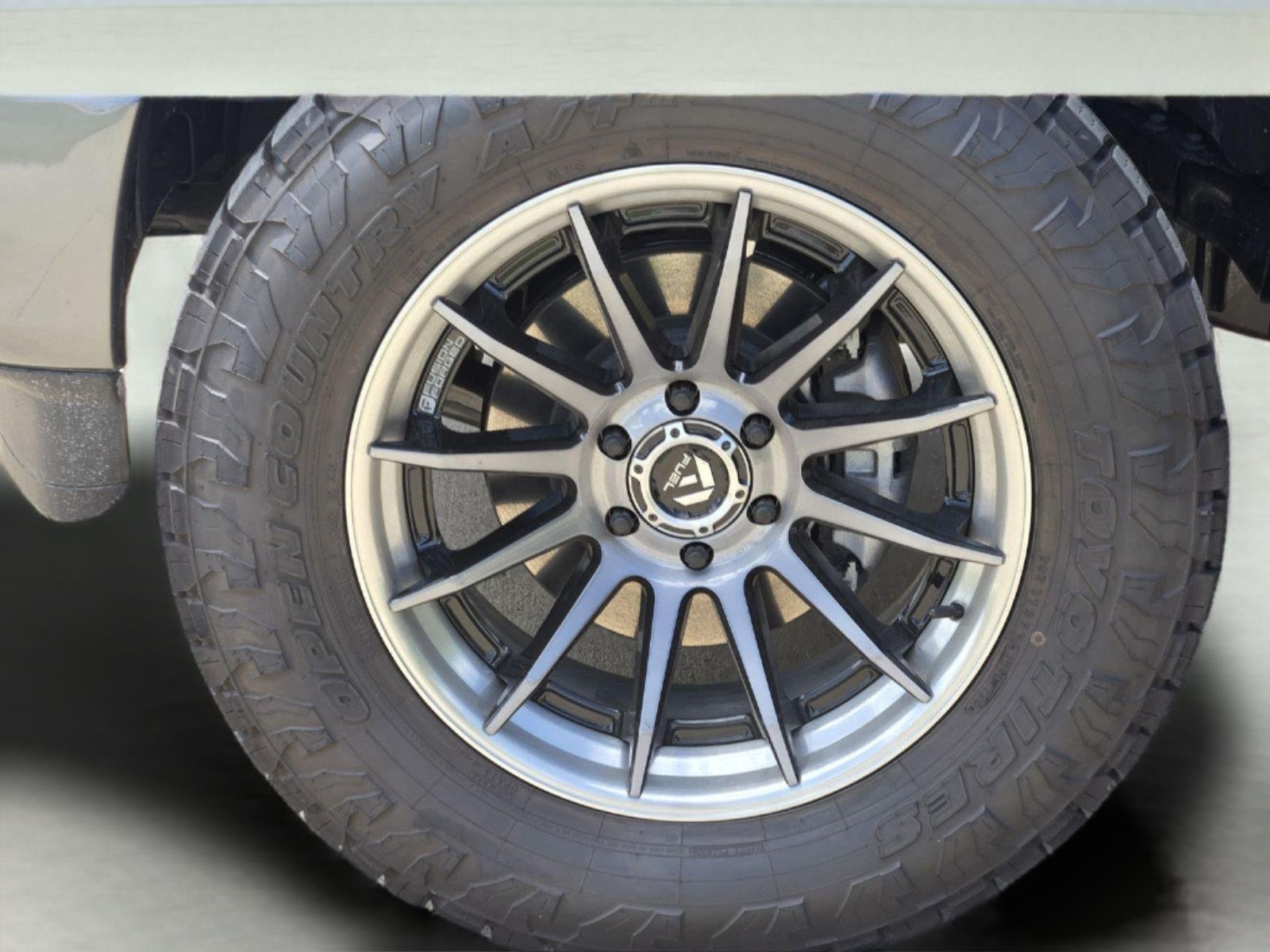 New 2026 Carbonized Gray Metallic Ford XLT image 7