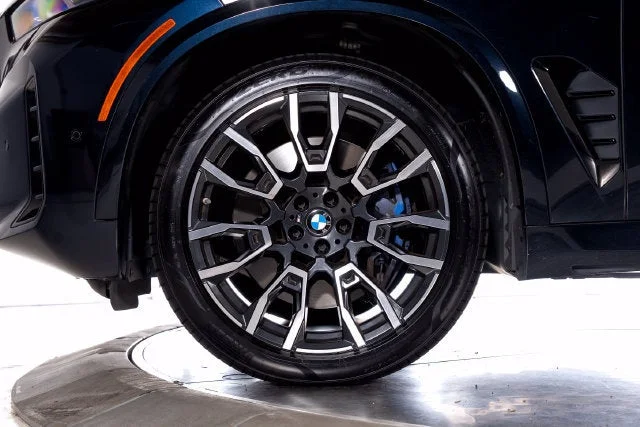 Used 2024 Carbon Black Metallic BMW M60i image 13
