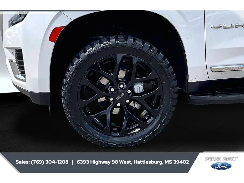 Used 2023 White Frost Tricoat GMC SLT image 7