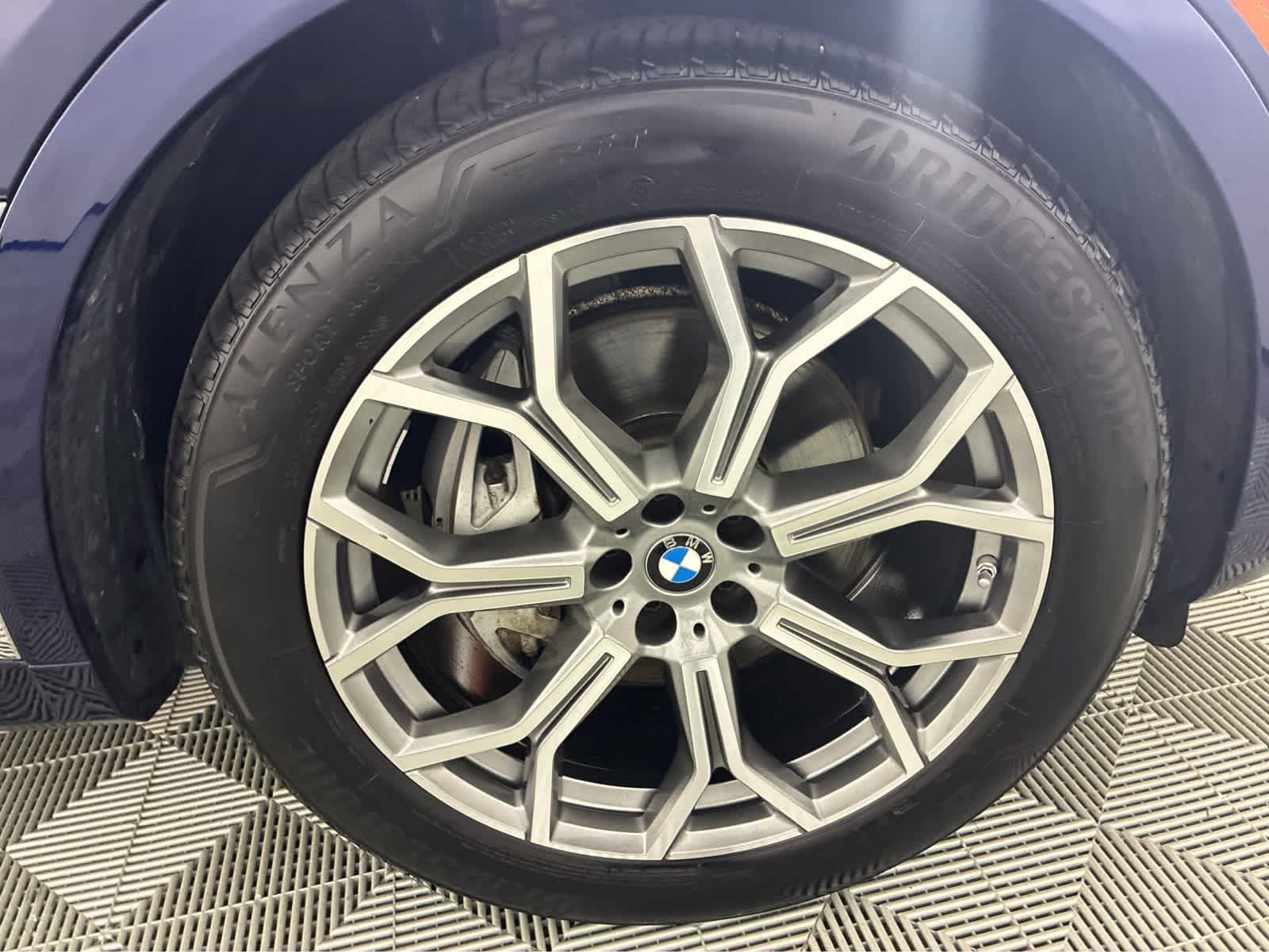 Certified Used 2024 Tanzanite Blue II Metallic BMW xDrive40i image 11