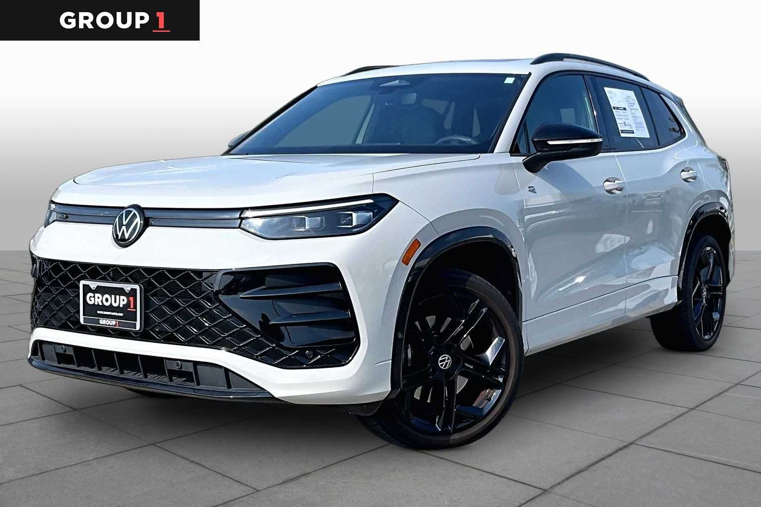 2025 Volkswagen Tiguan SE R-Line Black