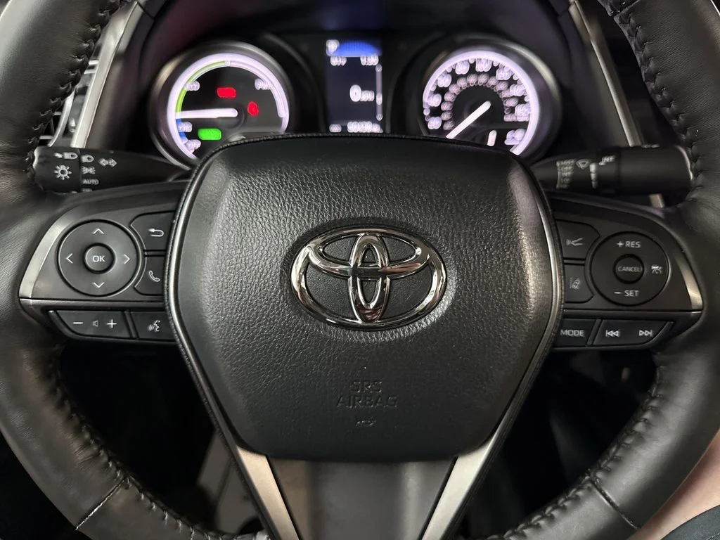 Used 2024 Ice Toyota SE image 21
