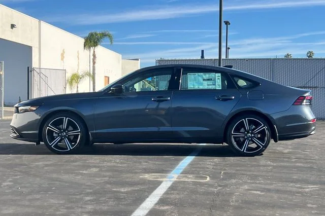New 2026 Meteorite Gray Metallic Honda SE image 7
