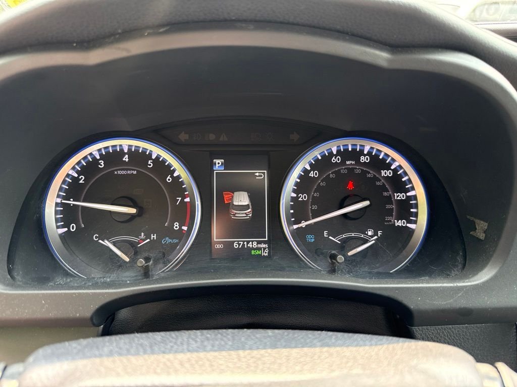 Used 2019 Silver Toyota XLE image 30