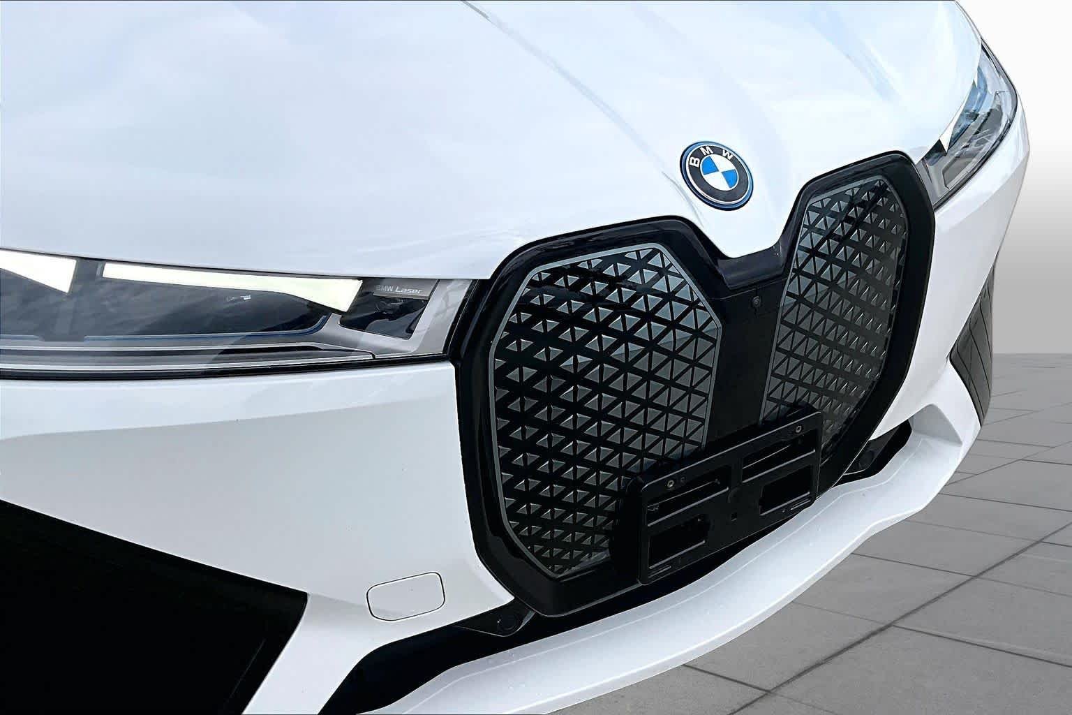 Used 2024 Alpine White BMW M60 image 27