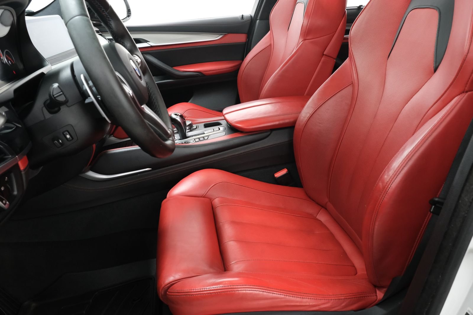 Used 2016 White Metallic BMW Base image 30
