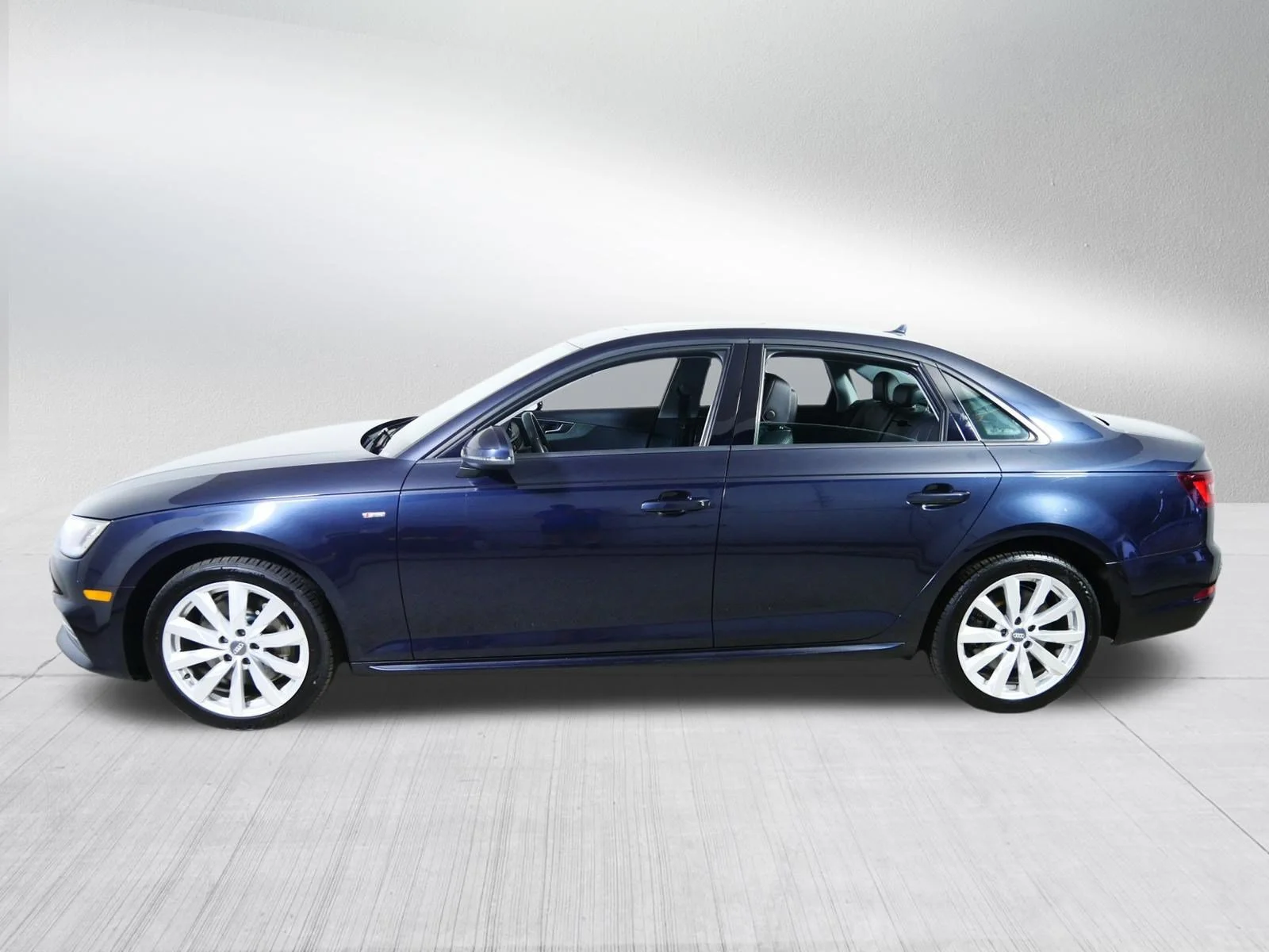 Used 2018 Gray Audi Premium image 4
