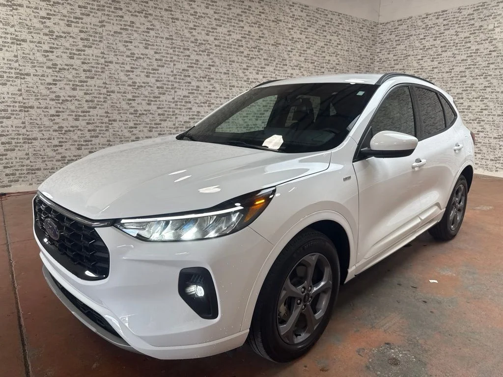 Used 2023 Oxford White Ford ST-Line Select image 3