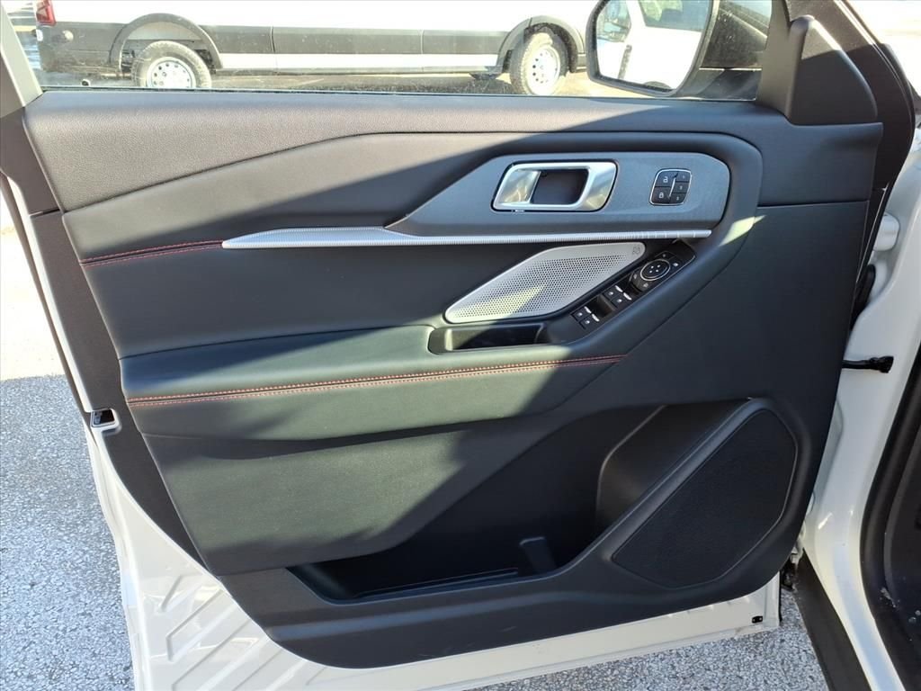 New 2026 Star White Metallic Tri-Coat Ford ST image 19